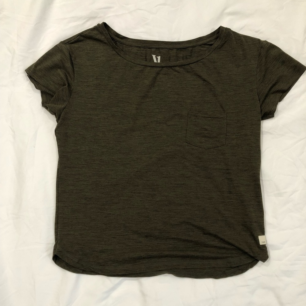 Vuori Lux Performance Tee Color Evergreen